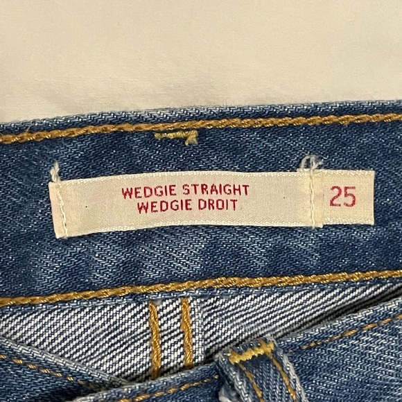 Levi’s Wedgie Straight Jeans - Picture 3 of 3